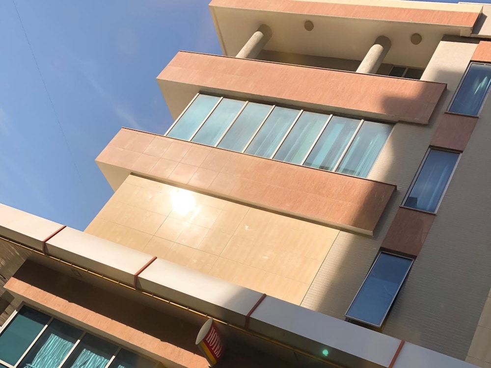 Kompleksi Arifi Hotel 3/50