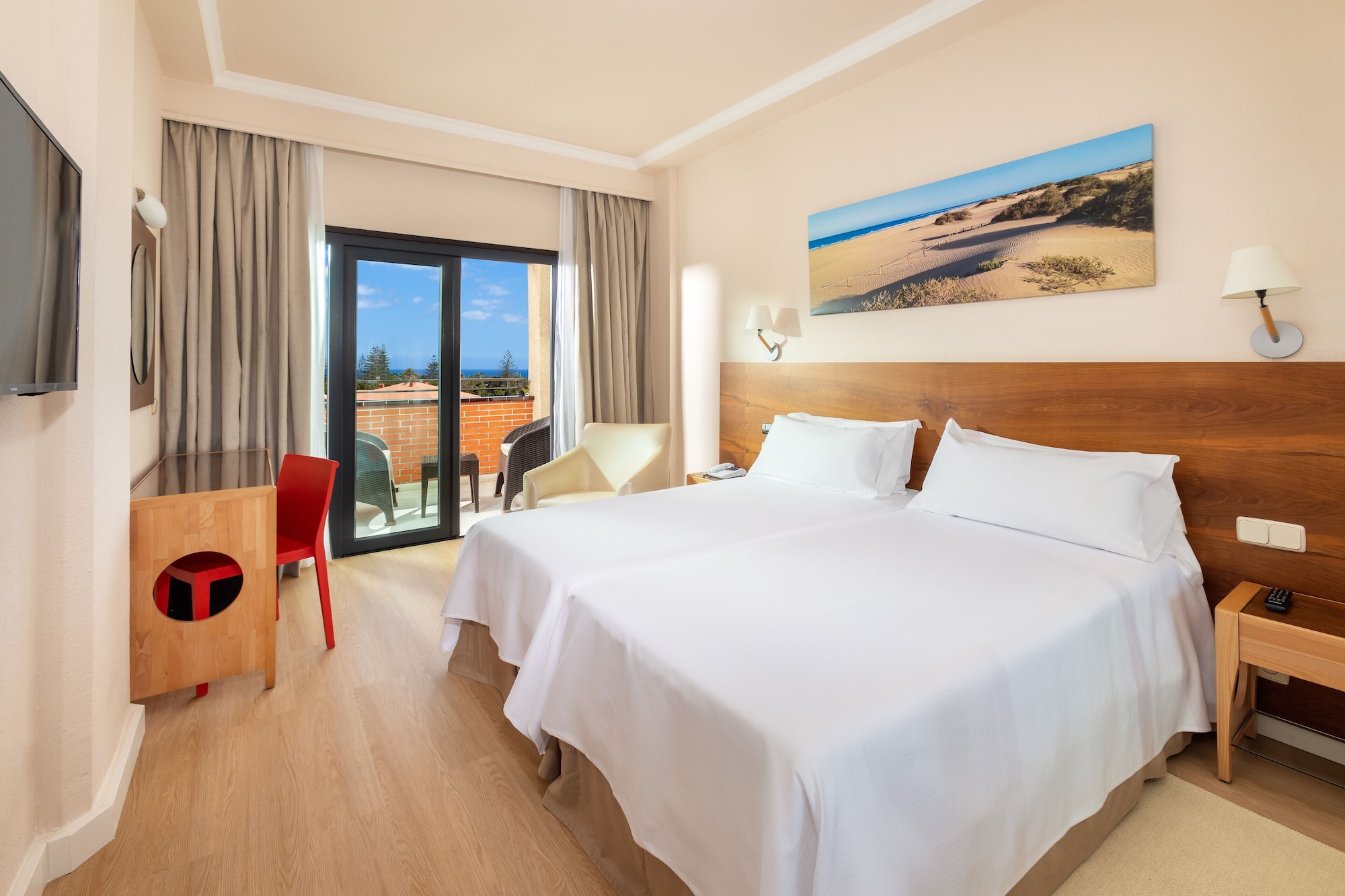 STANDARD, DOUBLE OR TWIN BED, BALCONY