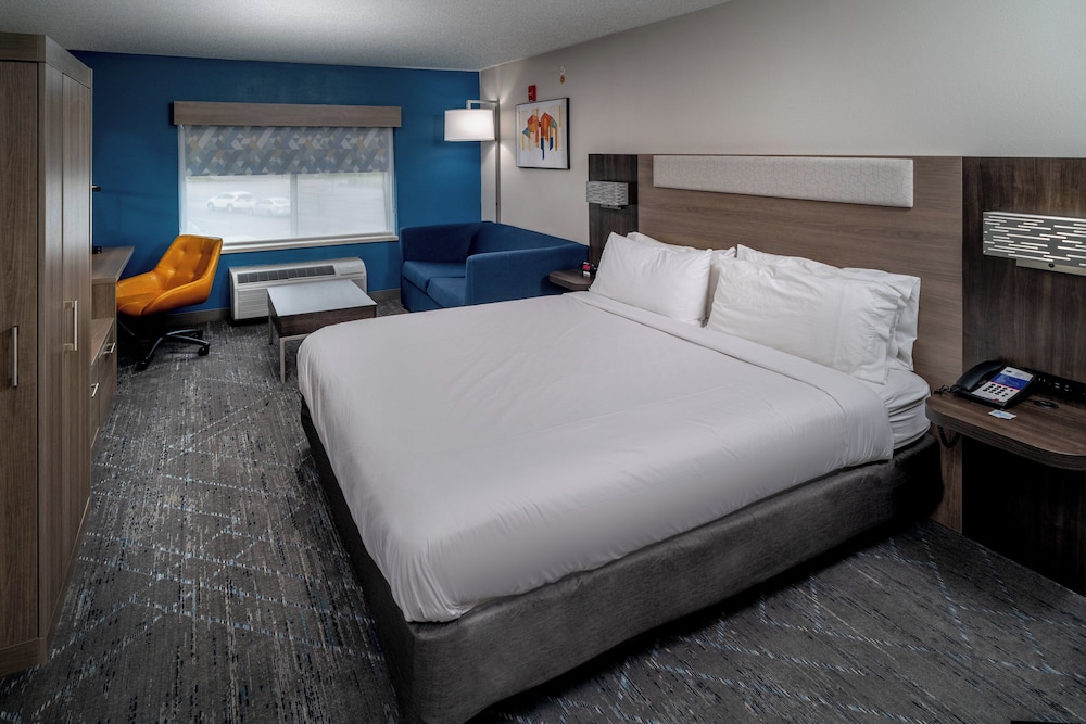 Holiday Inn Express & Suites Charleston-Kanawha City, an IHG Hotel 10/44