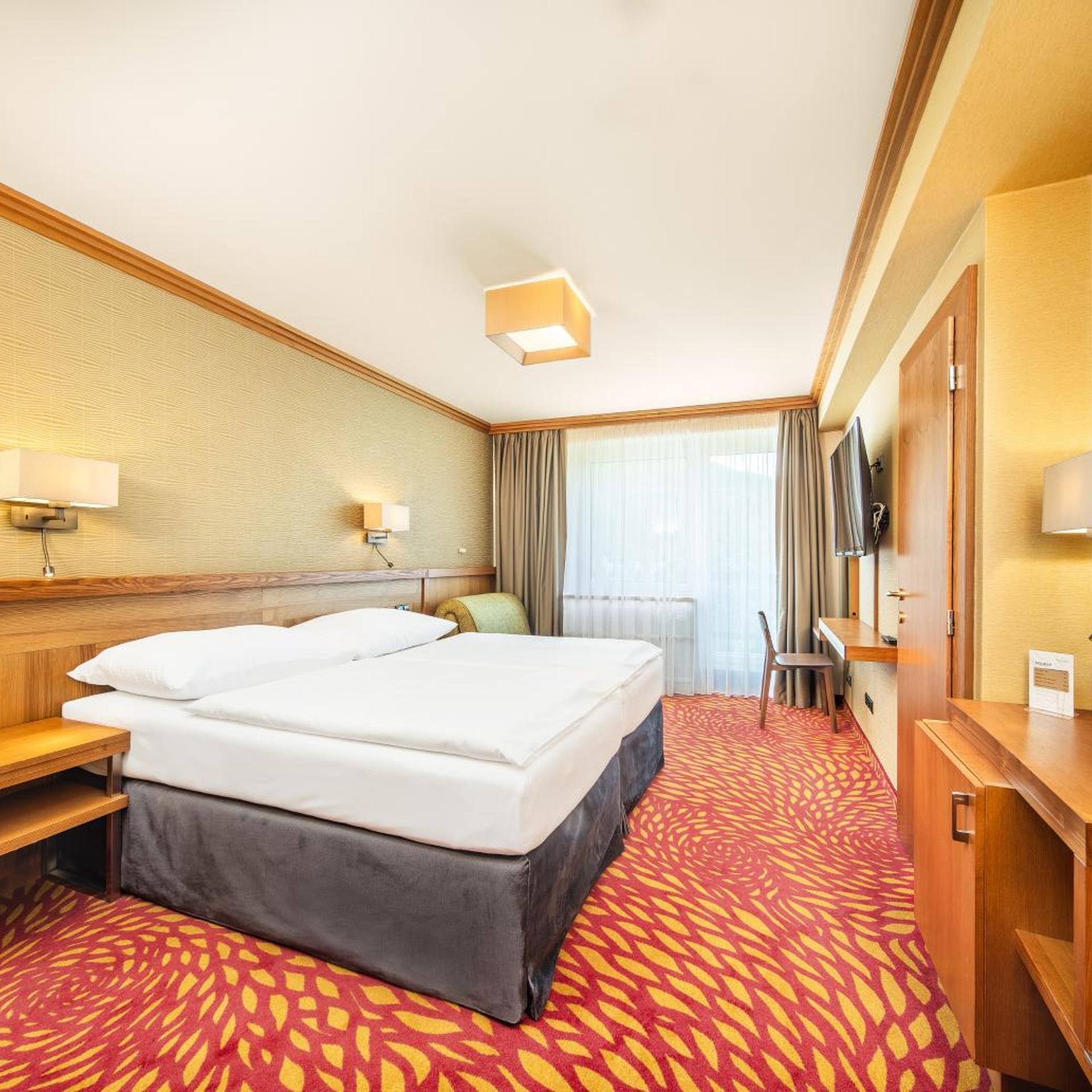 Superior, Double Bed, Slope View