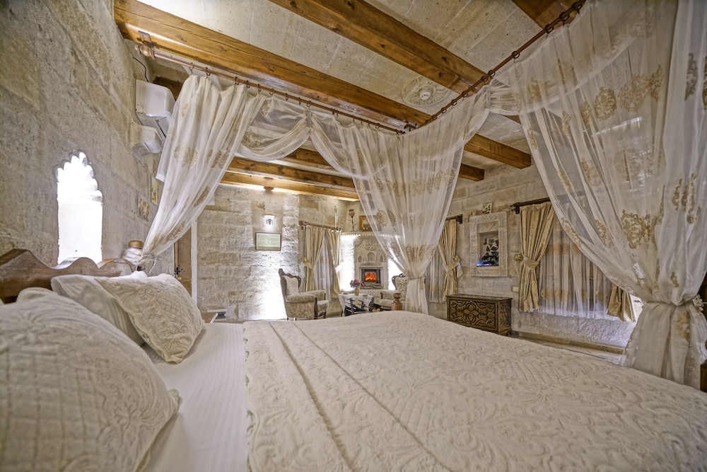 Maccan Cave Hotel 34/70