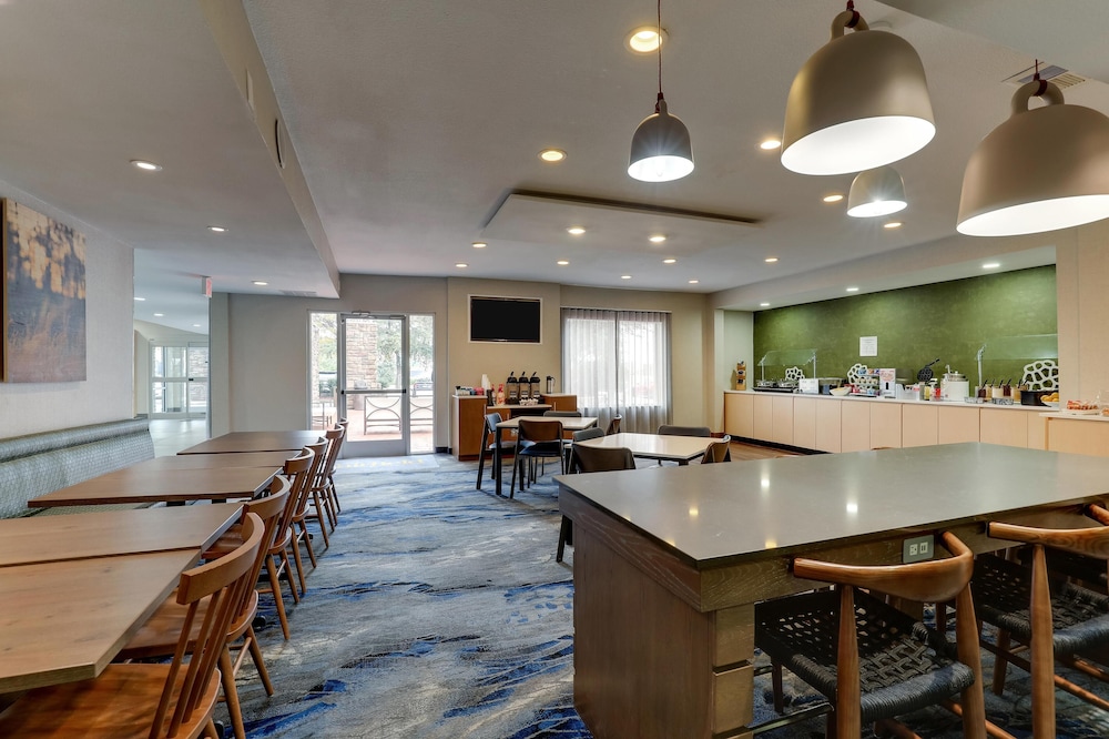Best Western Plus Las Colinas Inn & Suites 45/58