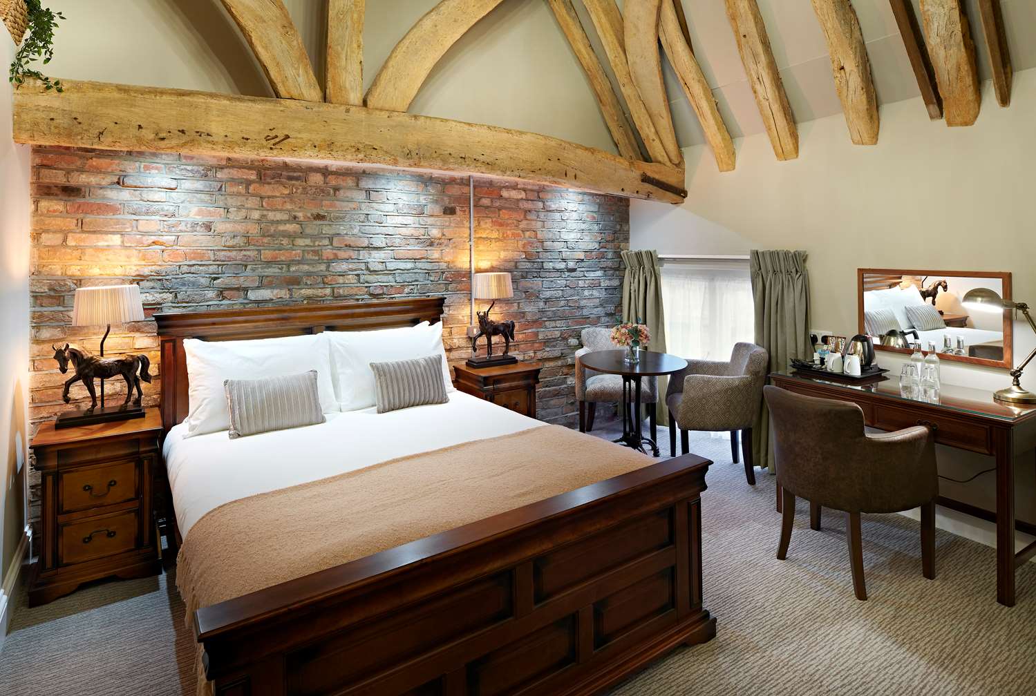 Theme, King Bed