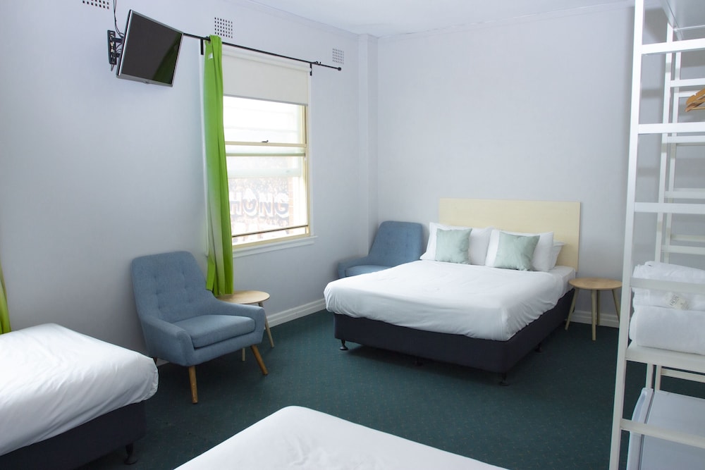 Grand Hotel Rockdale 6/28