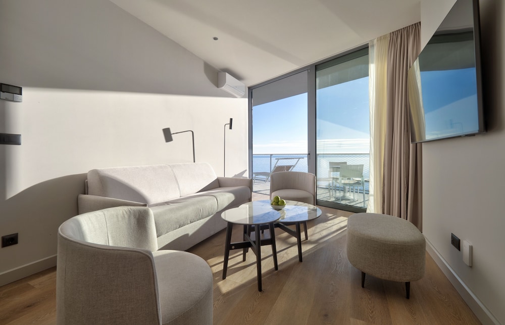 Sea Star Hotel 30/50