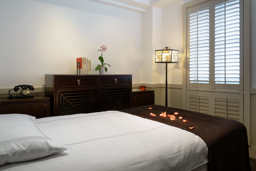 Chaptel Hotel 19/65