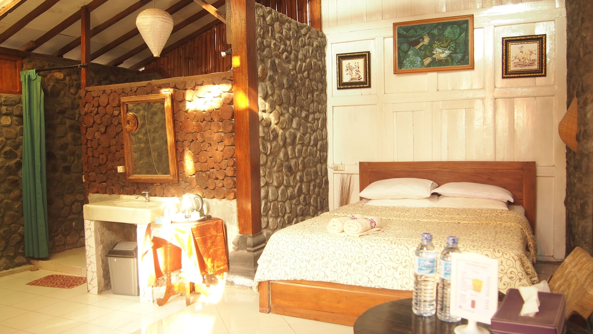 ROMANTIC, COTTAGE, QUEEN BED, GARDEN VIEW, GARDEN AREA