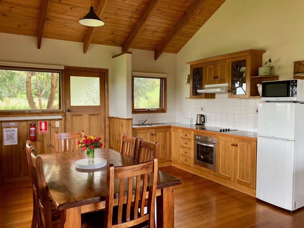 DAYSY HILL COUNTRY COTTAGES 37/50