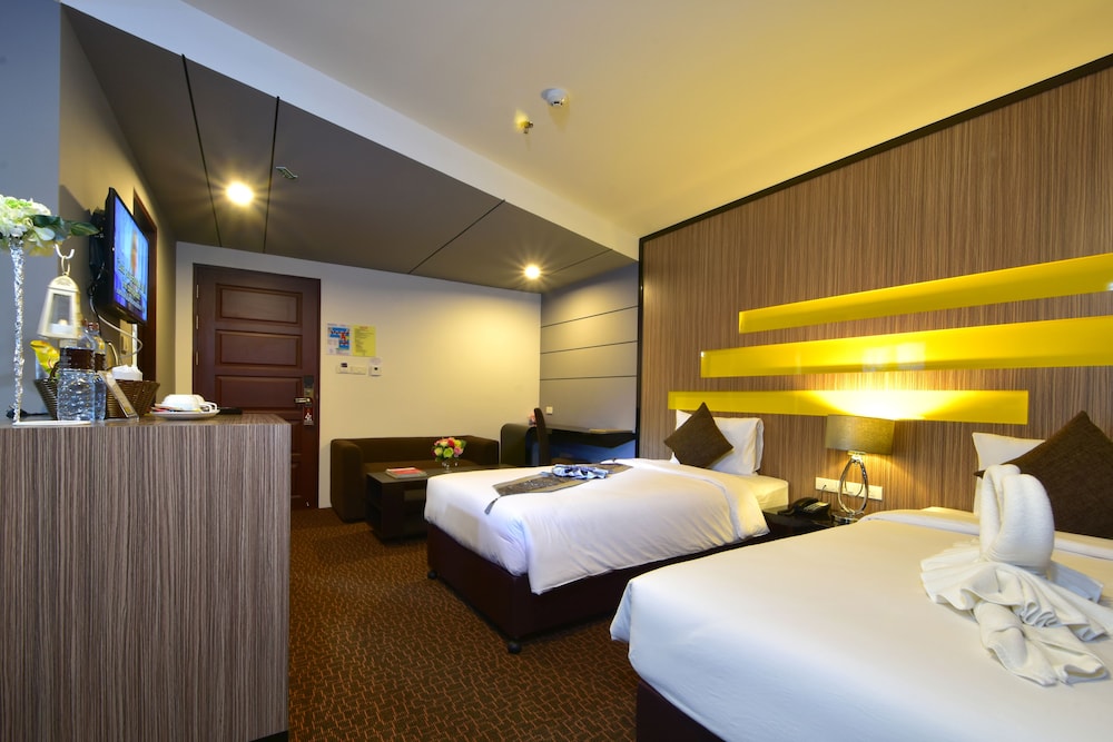 Siam Oriental Hotel 14/69