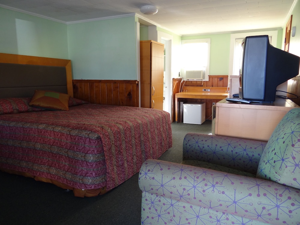 Jonathan Edwards Motel 34/65