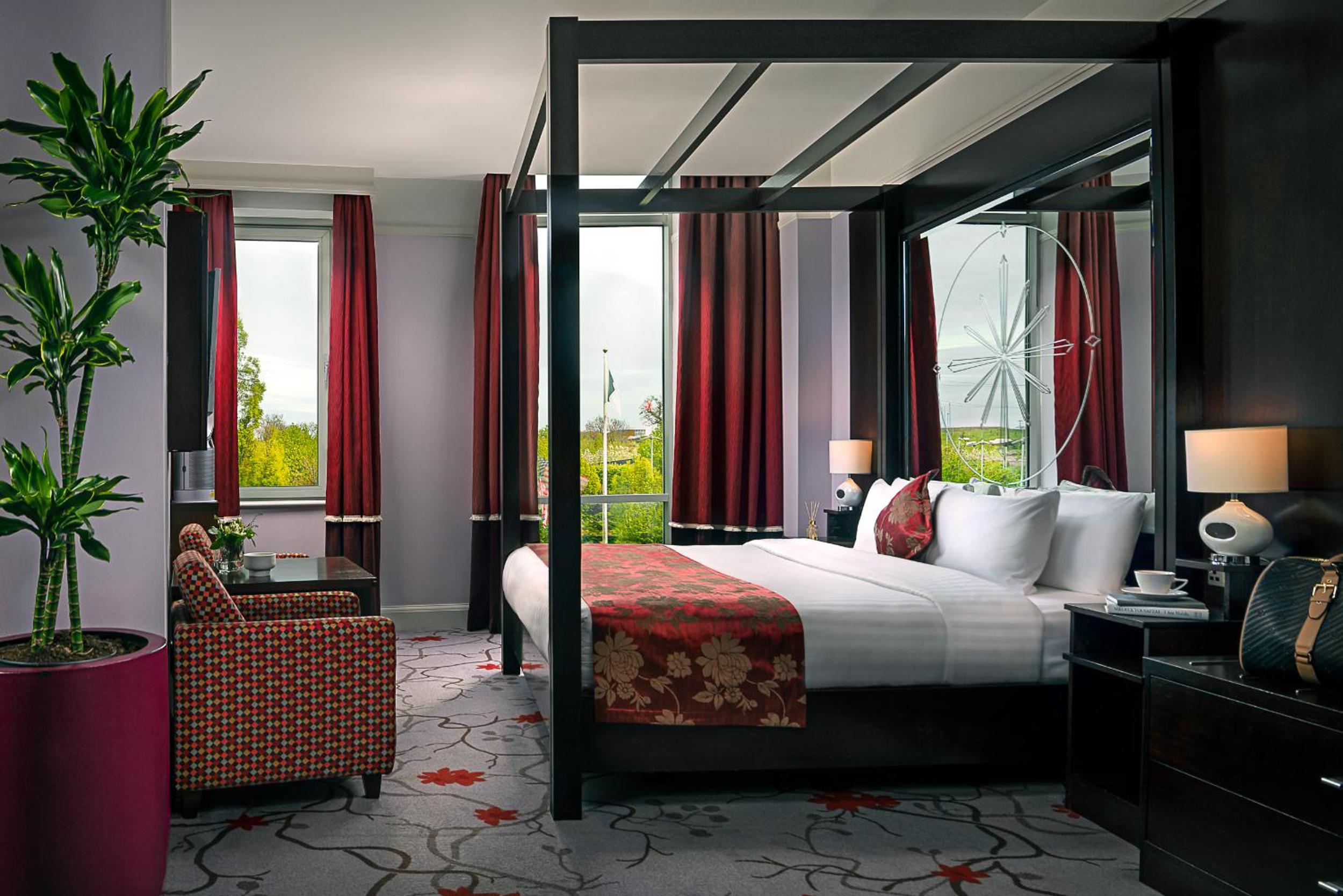 CARLTON, SUITE
