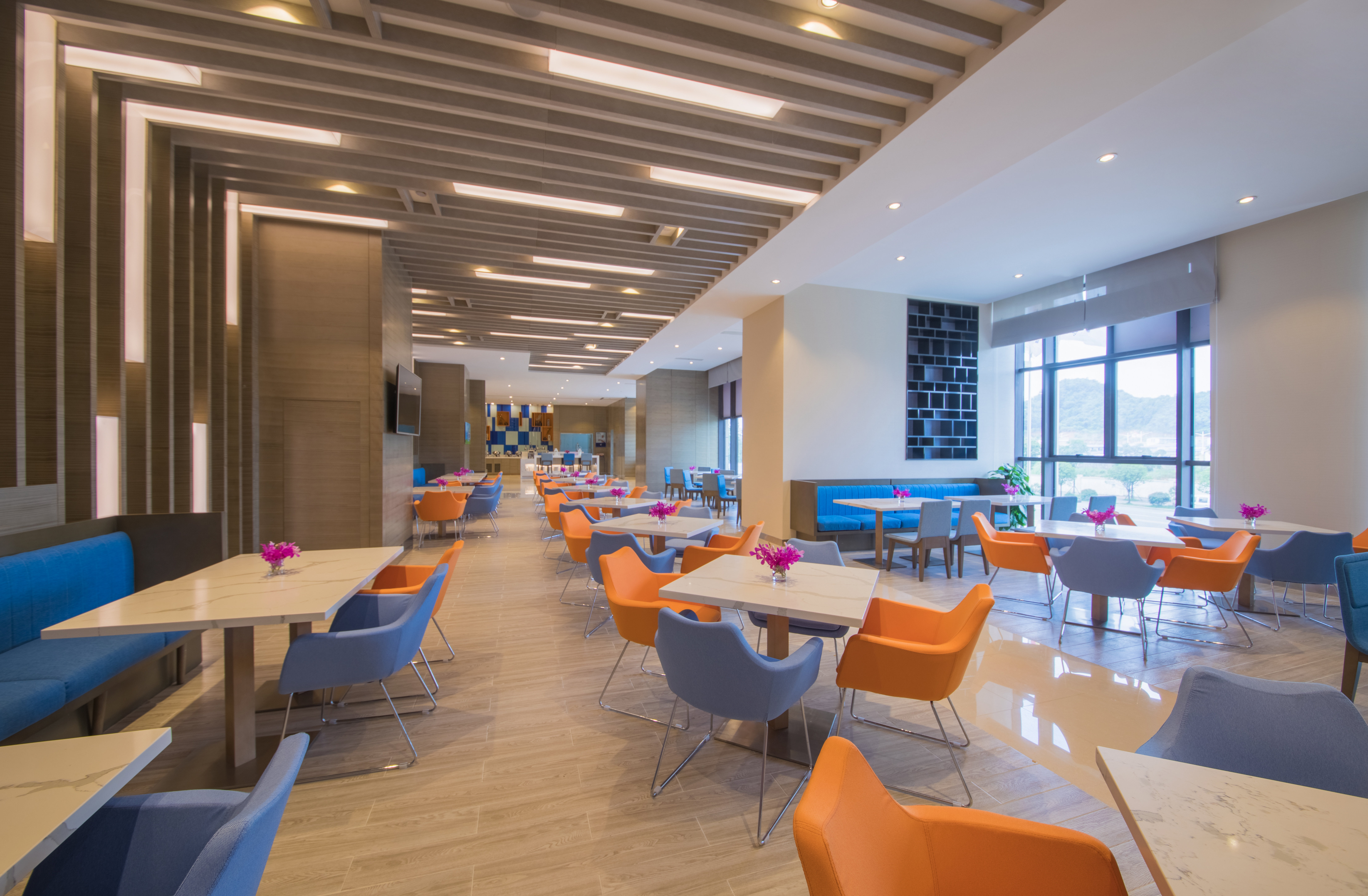 HOLIDAY INN EXPRESS GUIAN YUNGU 33/48