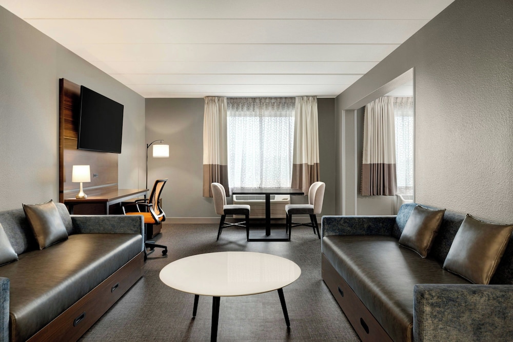Four Points by Sheraton Columbus - Polaris 25/52