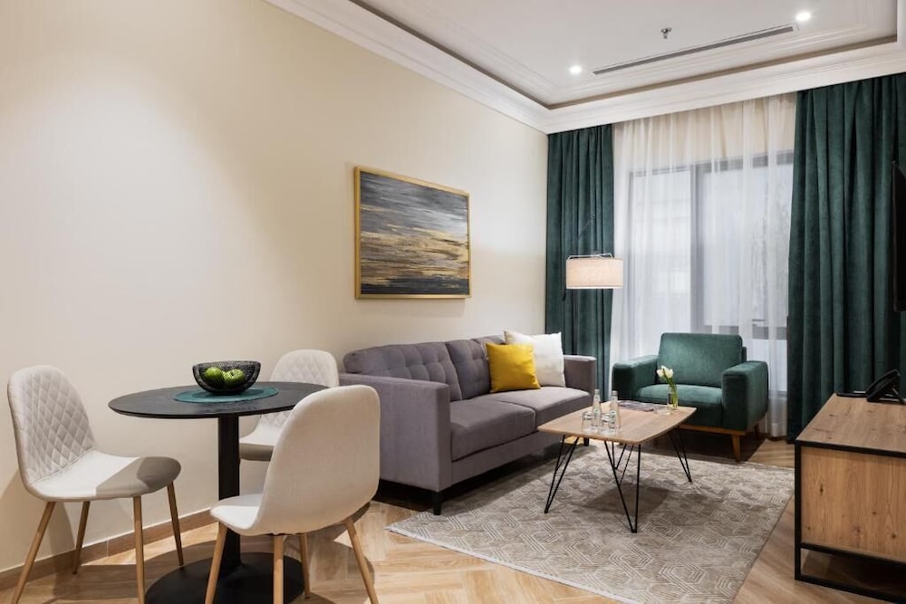 Marlo Hotel 56/73