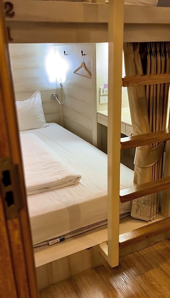 Lady M Hostel At Suvarnabhumi Airport - Female Only 17/49