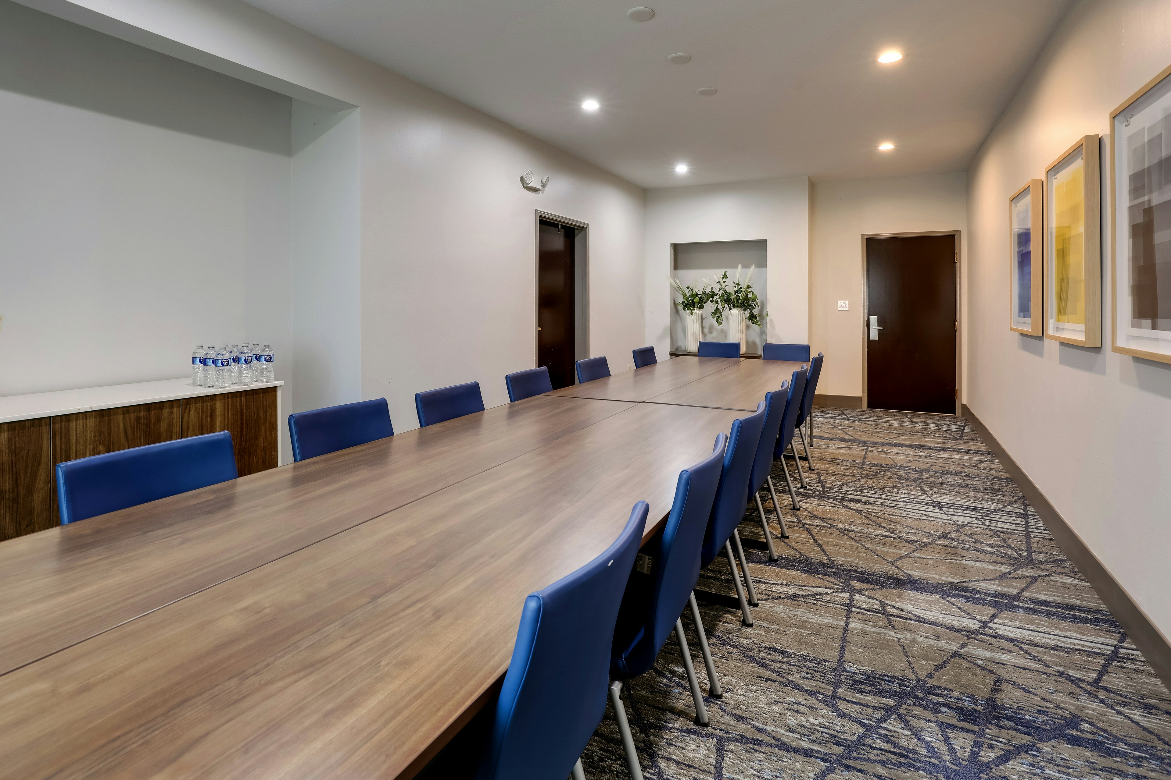 Holiday Inn Express Suites Hinesville East Fort Stewart 37/50