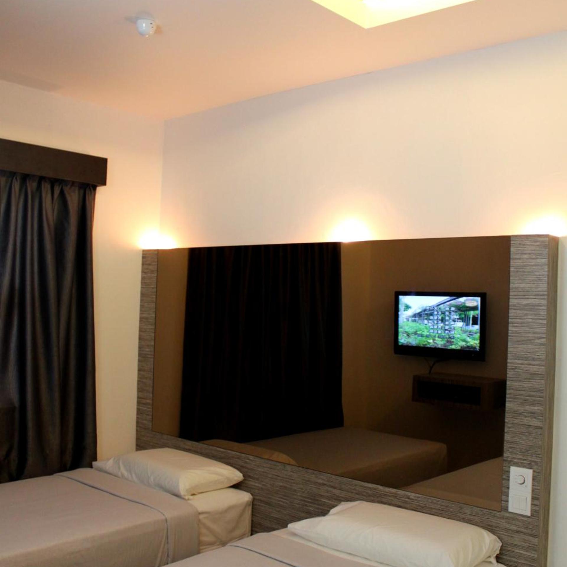 Dream Hotel 25/36