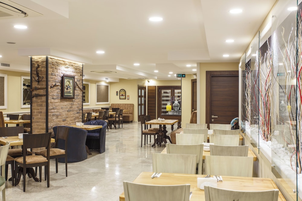ANTROYAL HOTEL 43/50