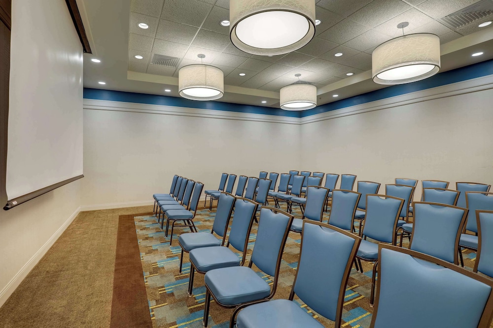 Drury Inn And Suites Grand Rapids 73/77