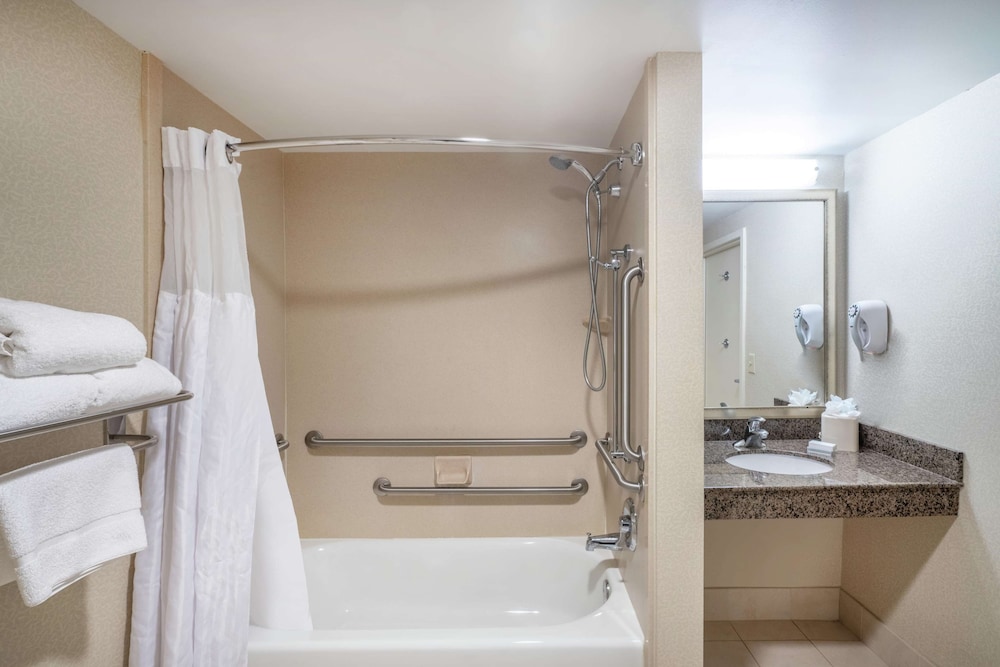 Hilton Garden Inn Richmond Airport 11/45