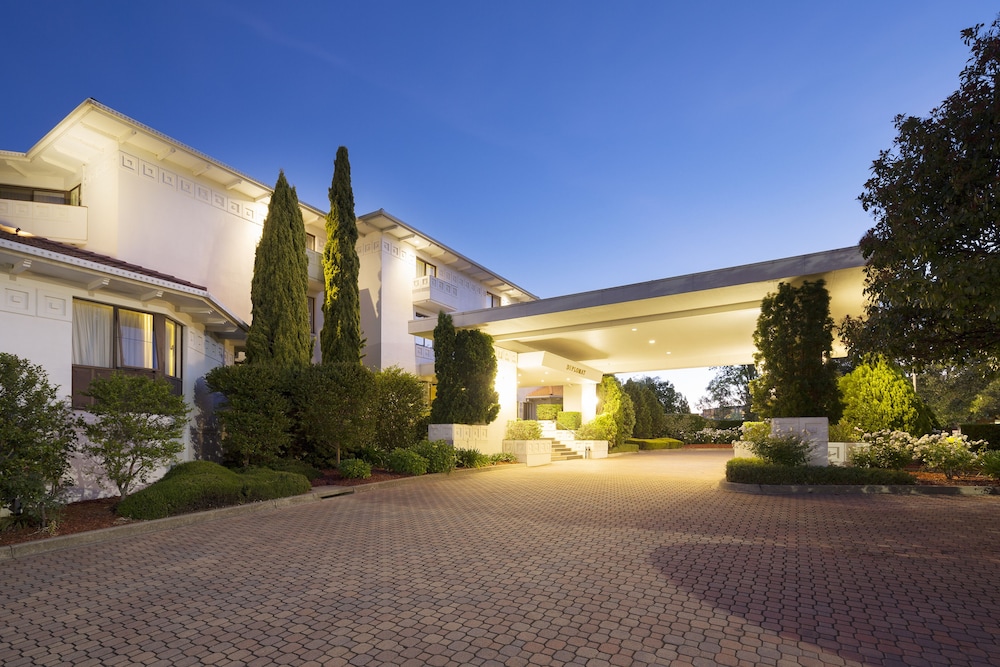Ramada by Wyndham Diplomat Canberra 55/65