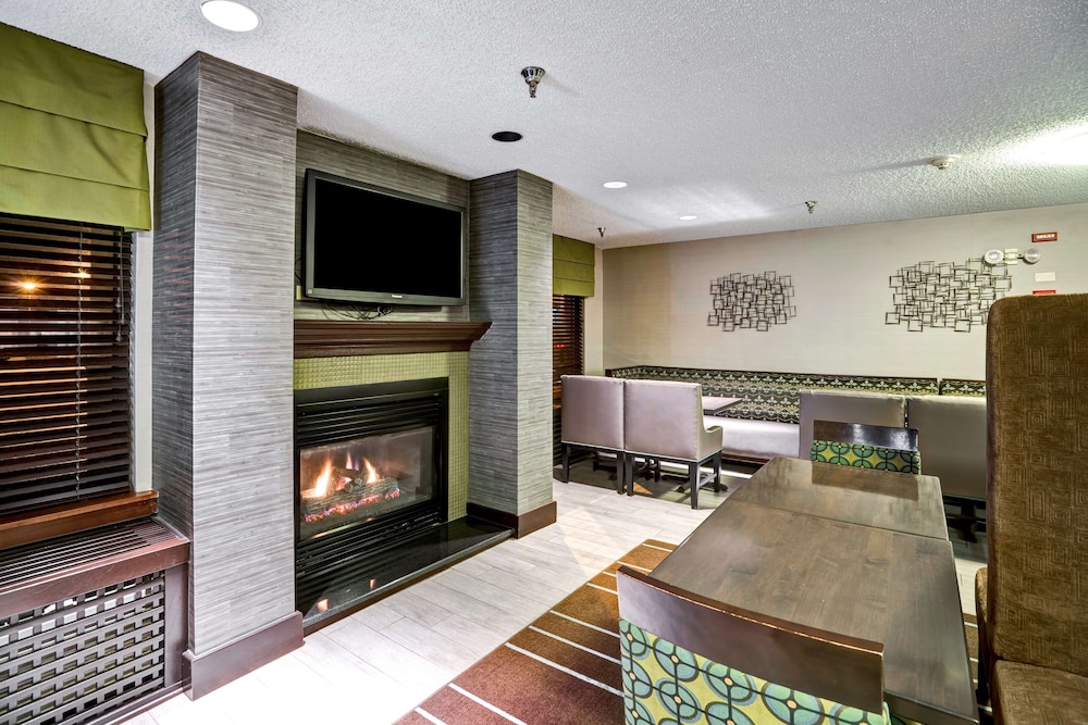 Hampton Inn State College 10/43