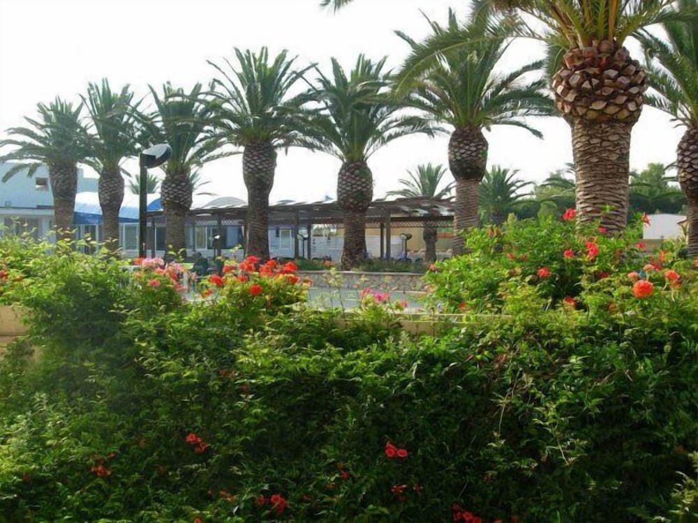 Racar Hotel &amp; Resort 34/45