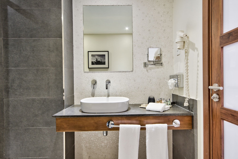 The George Urban Boutique Hotel St Julians 69/78