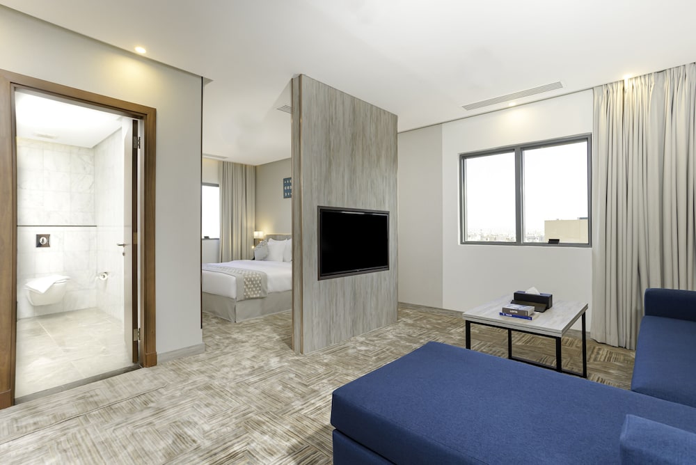 The Seasons Hotel 28/34
