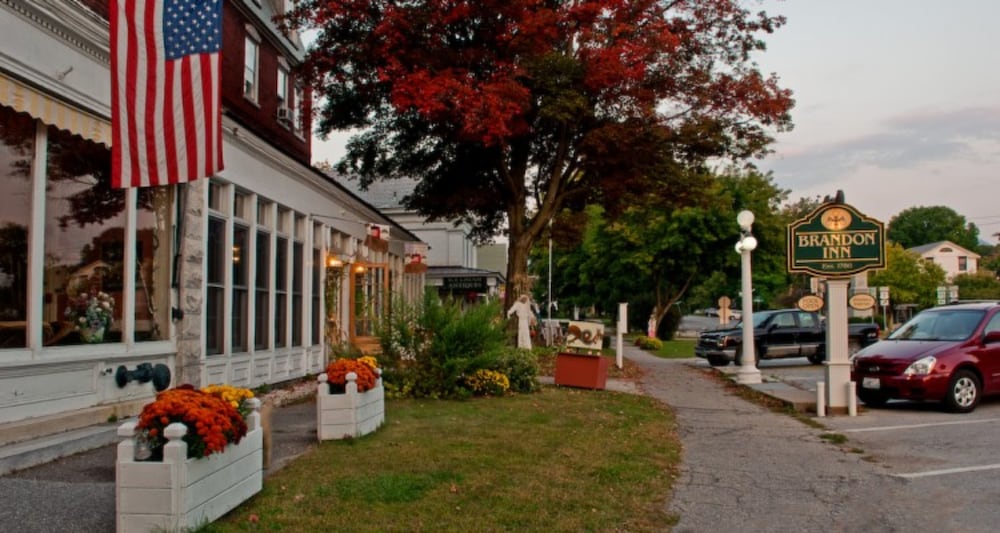 Brandon Inn 67/77