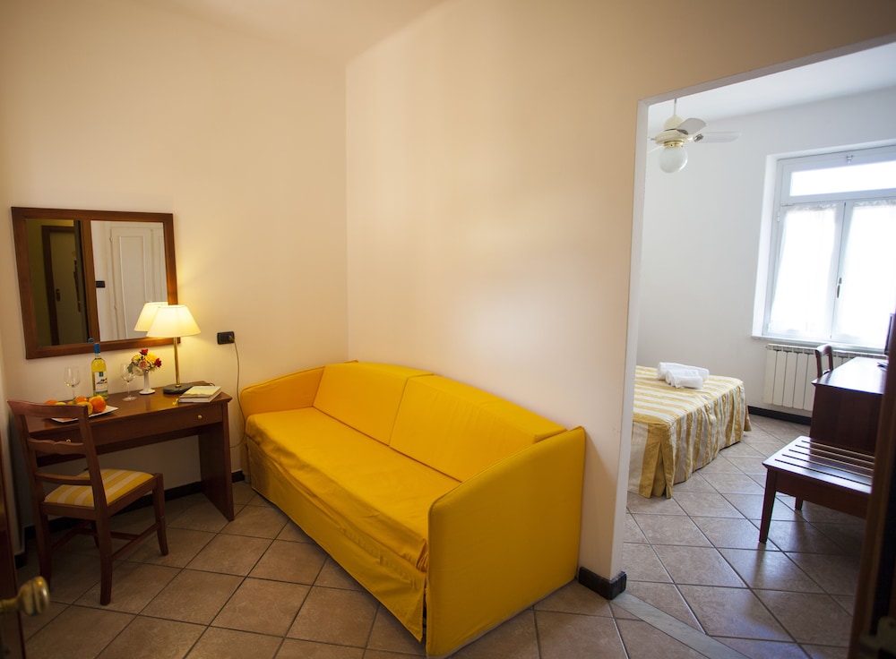 Hotel delle Rose 43/72