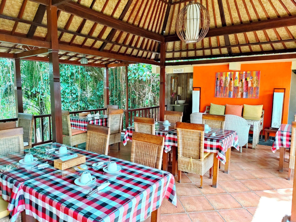 Villa Nirvana 67/81