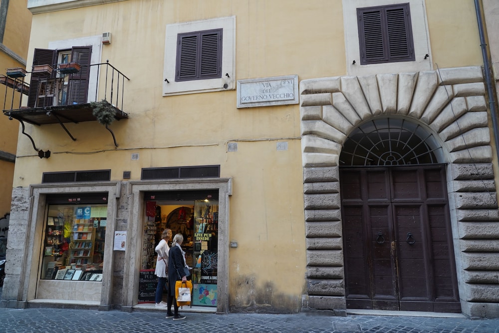 Navona Rooms with Jacuzzi 2/71