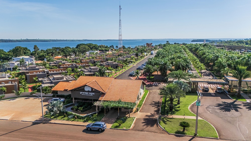 GRANDES LAGOS RESORT E PARQUE AQUATICO 33/47