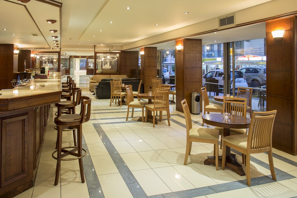 Manousos City Hotel 38/50