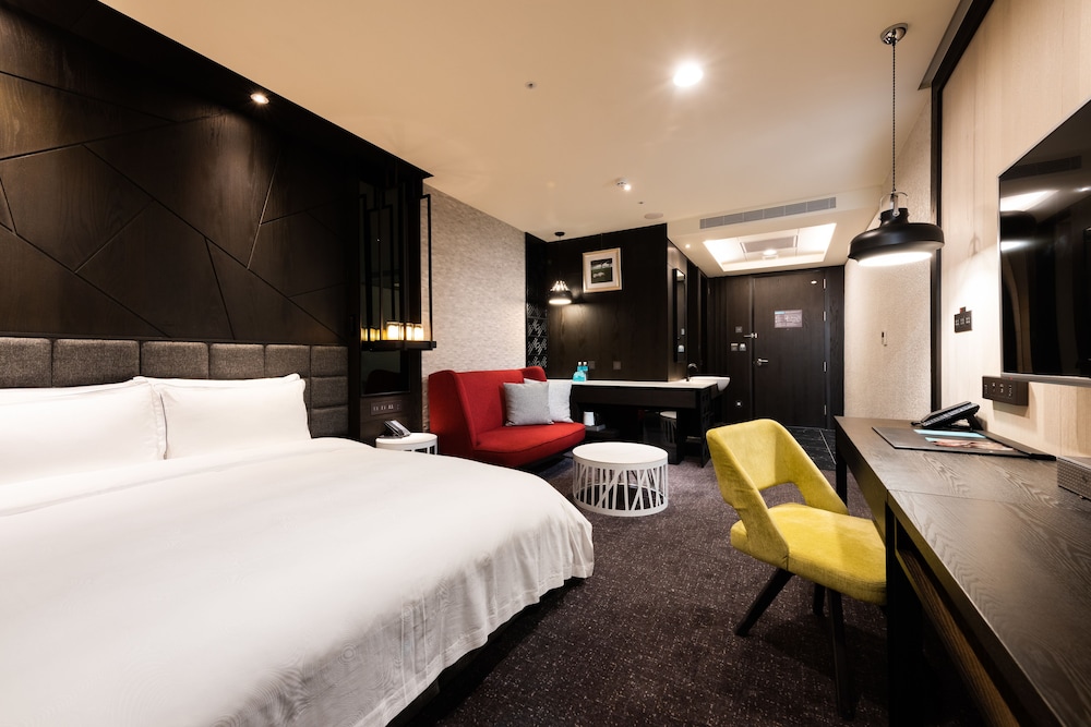 DELUXE, DOUBLE BED