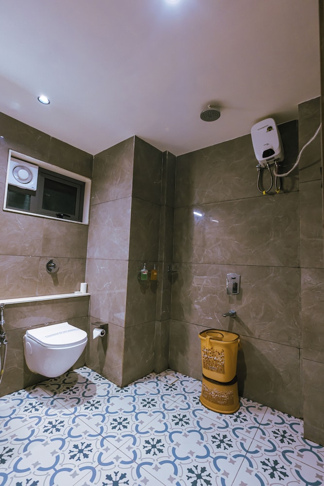 Goverdhan Greens Resort Dwarka 49/50