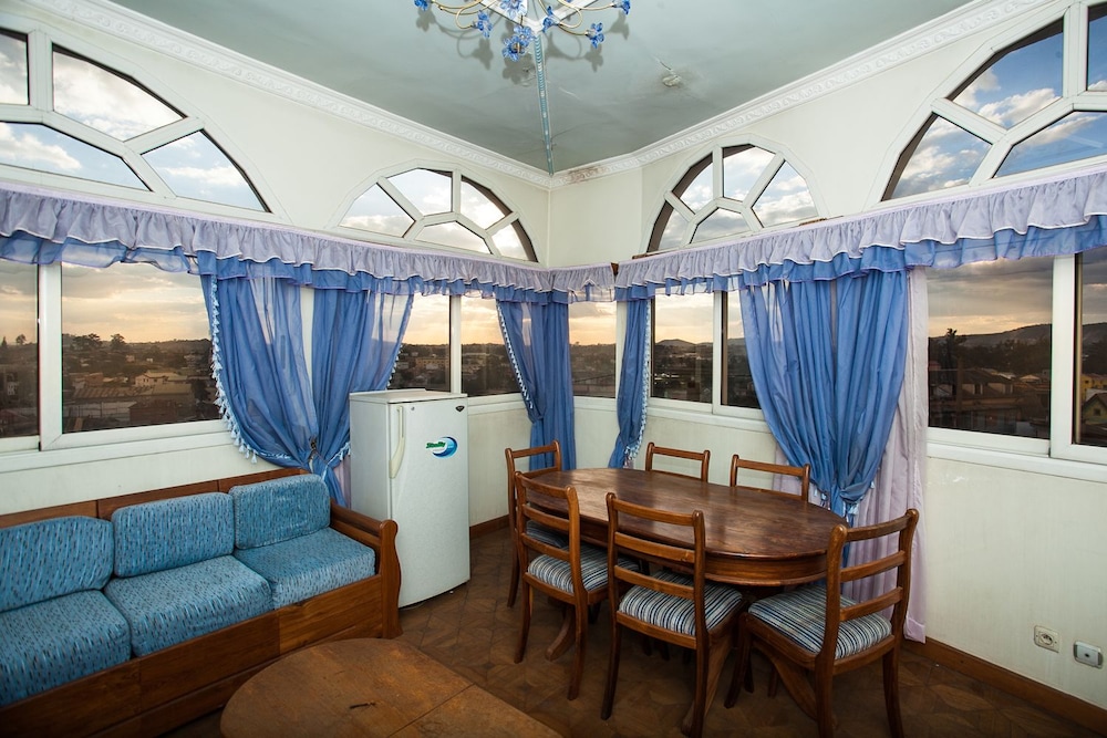 Oceanis Home & Voyages 34/50