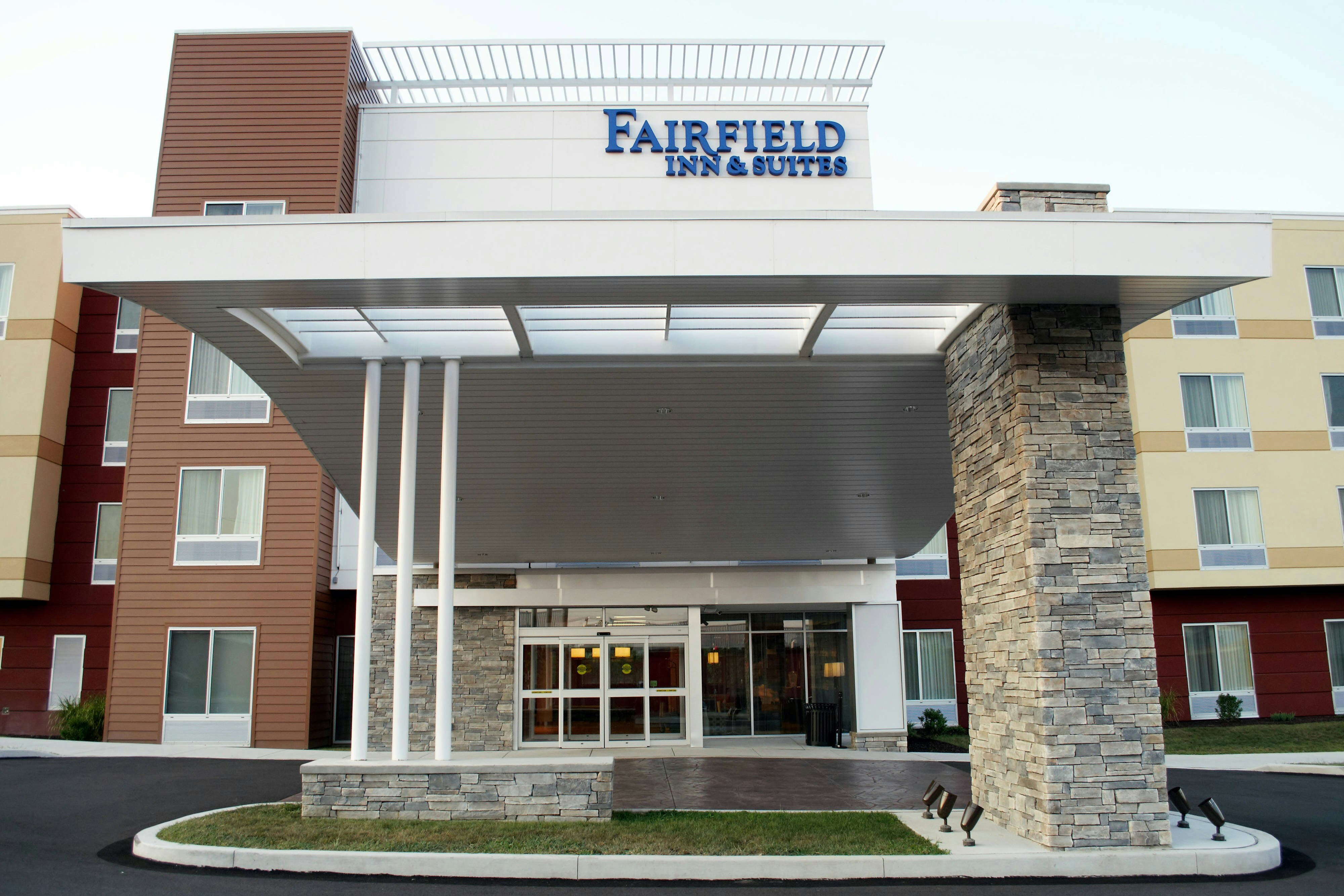 Fairfield Inn And Suites By Marriott Stroudsburg Bartonsville Poconos 2/40