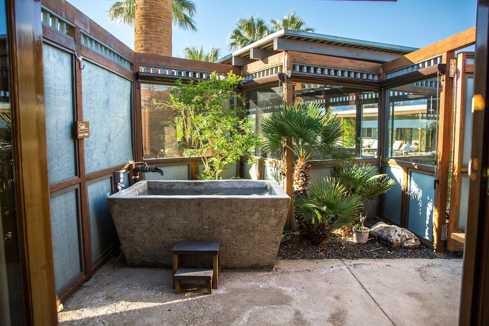 The Spring Resort and Spa - Adults only 9/69
