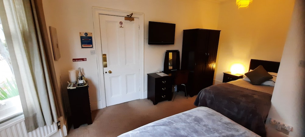 Colebrook Guest House 11/31