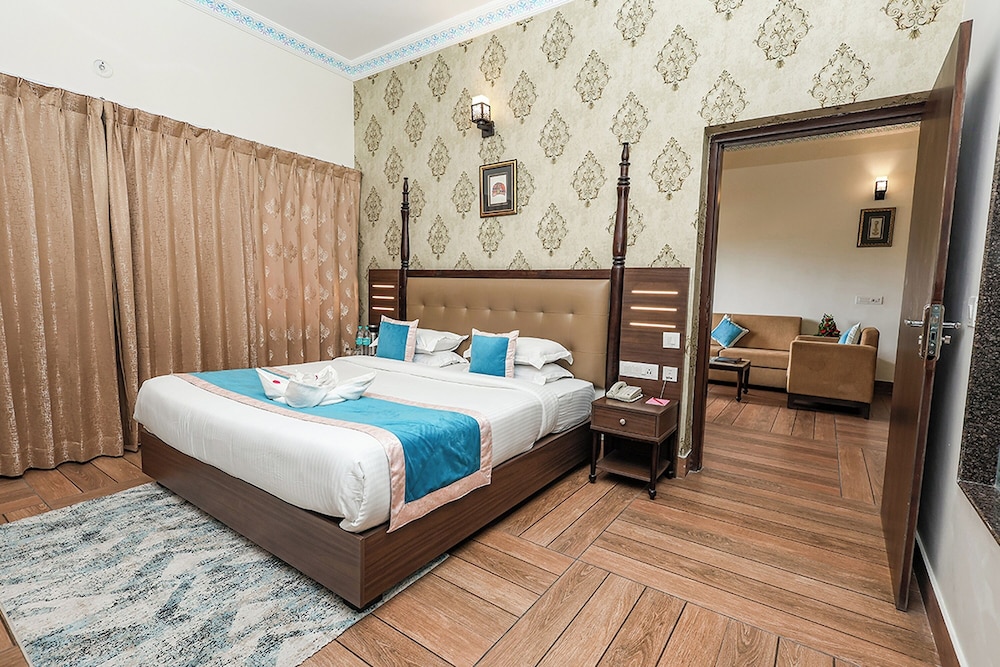 HOTEL LABH GARH PALACE 17/55