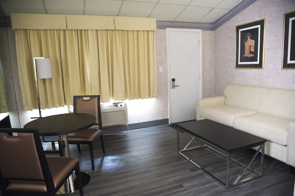 Pocono Palace Resort 38/44