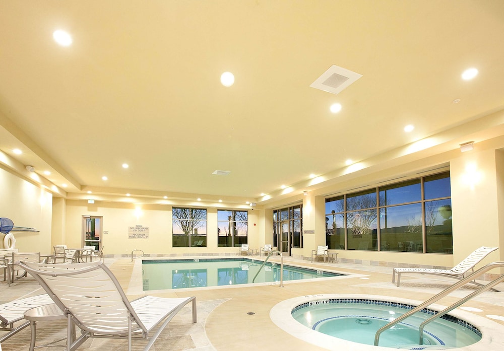 Embassy Suites Palmdale 4/63