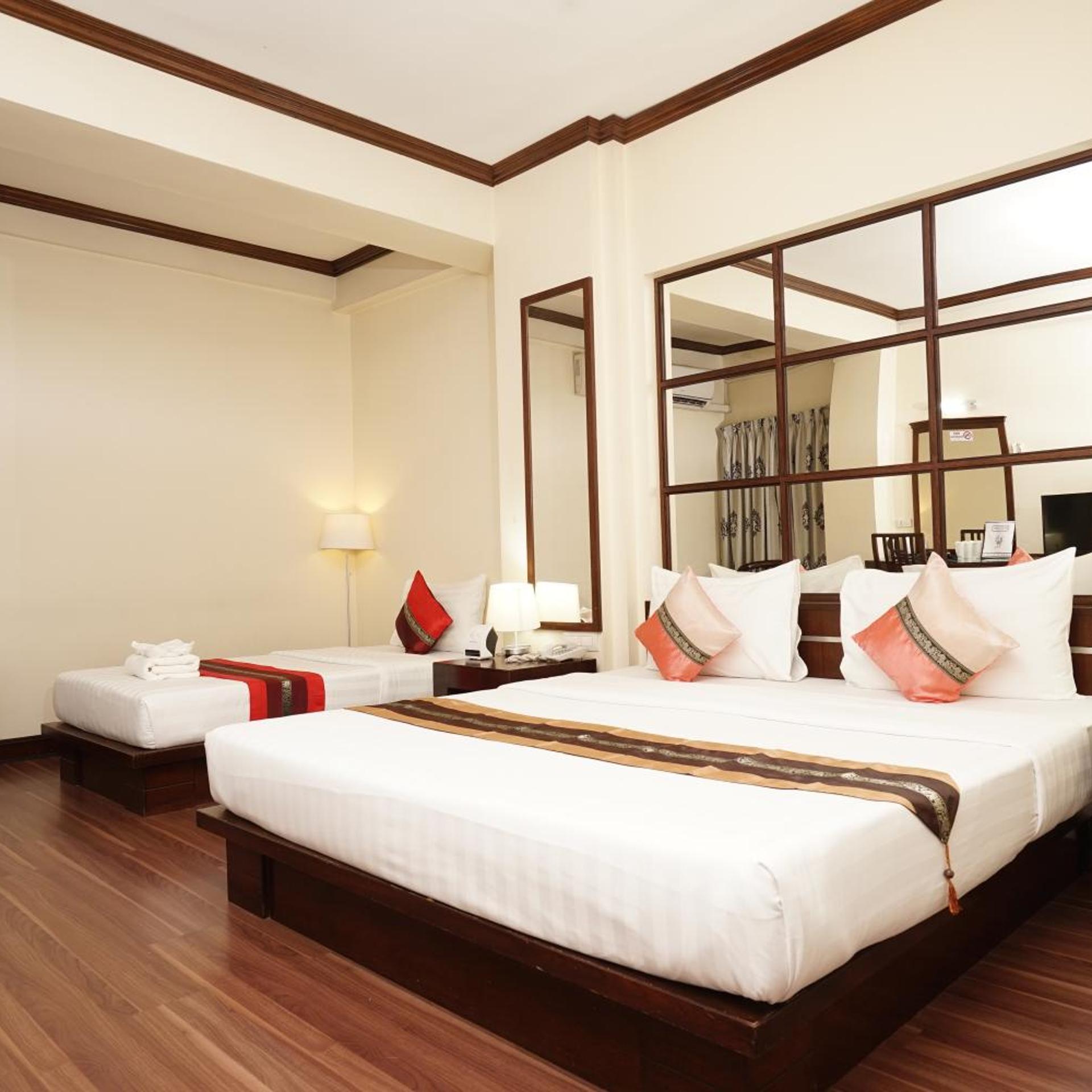 GRAND BUSINESS INN 22/52