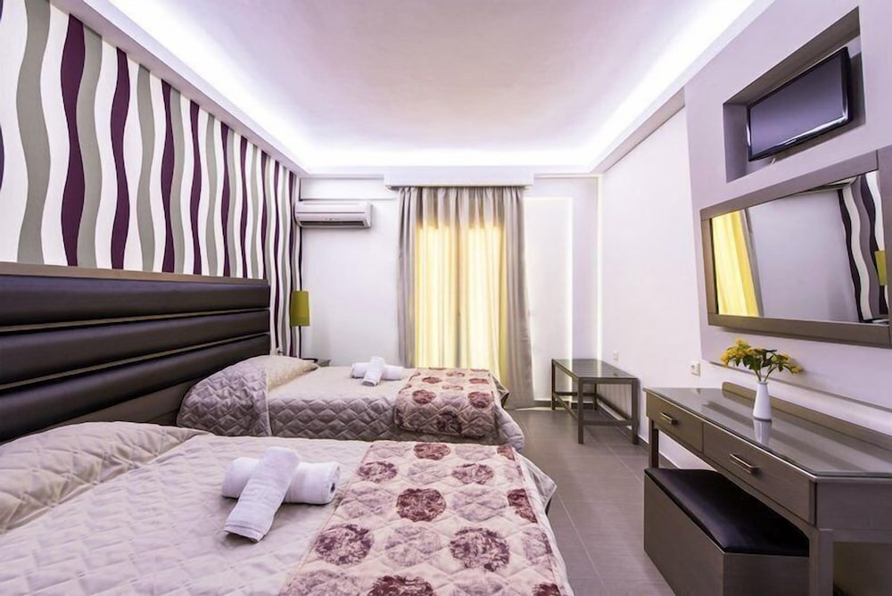 Pirofani Hotel 14/50