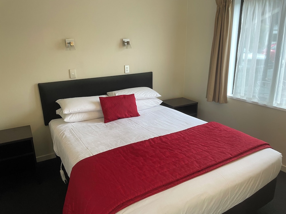 1 BEDROOM, ACCESSIBLE