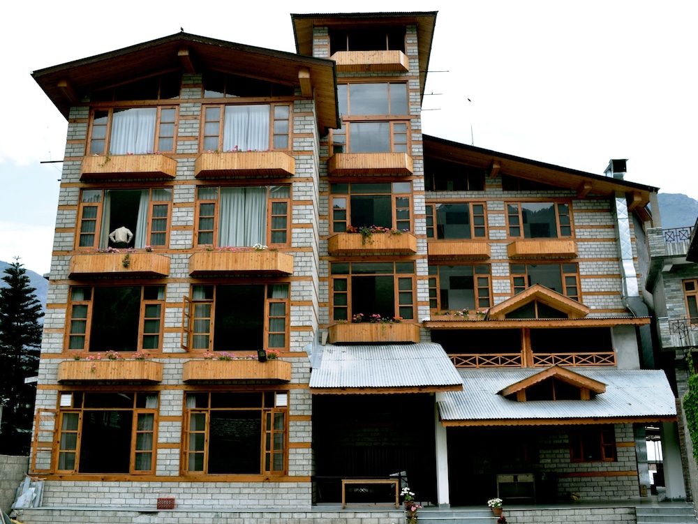 J.J Resorts by Bivaan 1/23