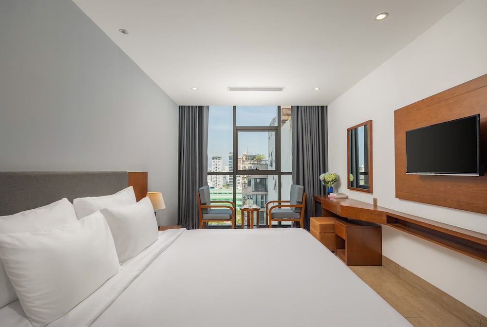 EXECUTIVE, DOUBLE BED, CITY VIEW