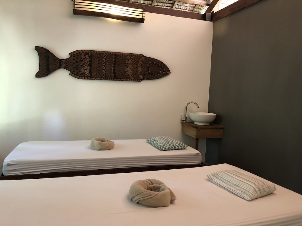 El Nido Mahogany Beach 46/70